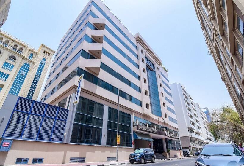 Отель Landmark Summit