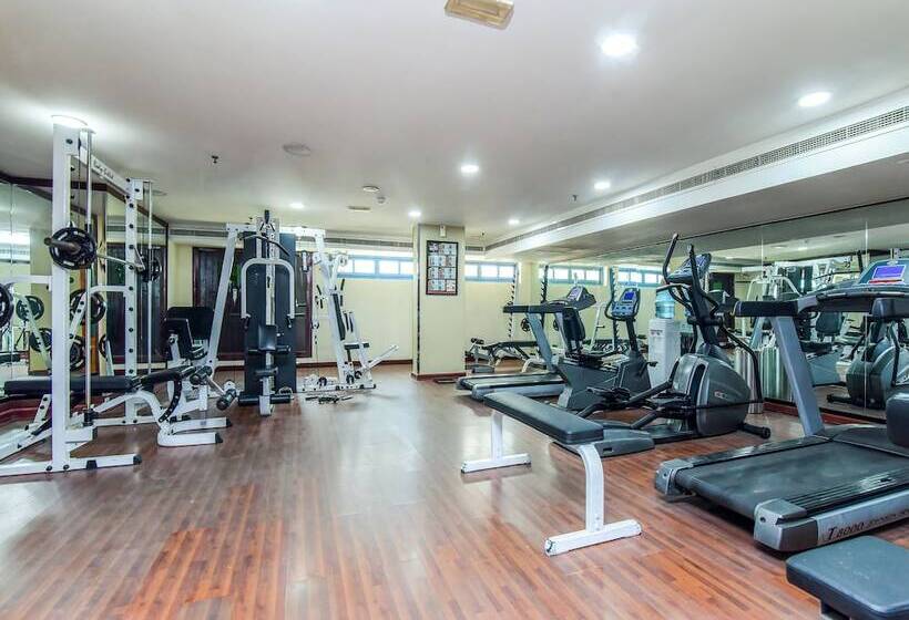 Отель Landmark Summit