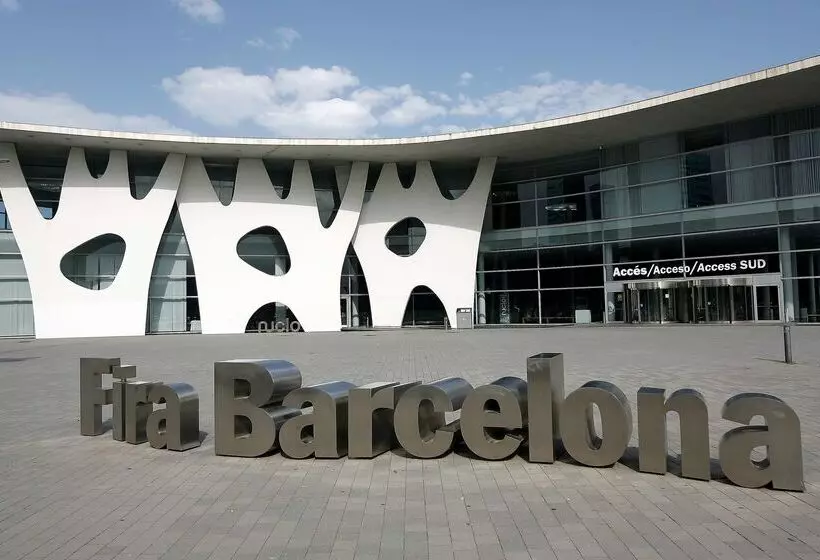 هتل Travelodge Barcelona Fira