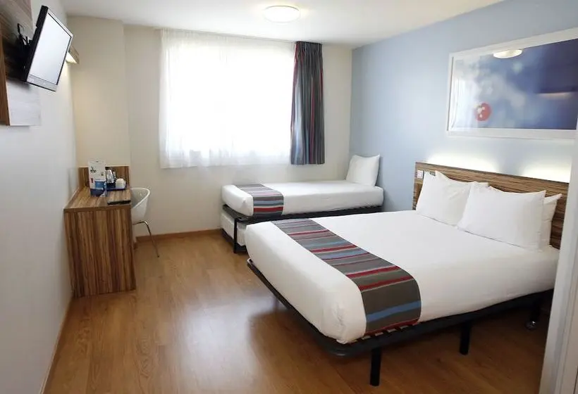 هتل Travelodge Barcelona Fira