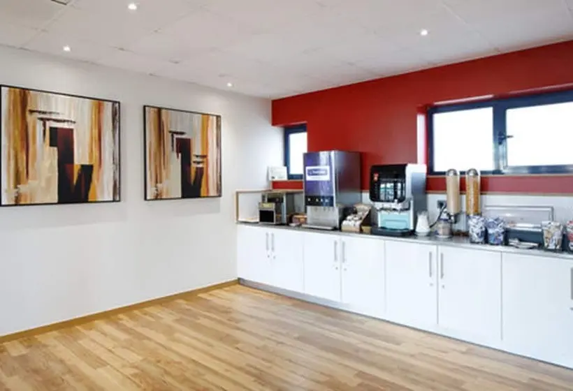 هتل Travelodge Barcelona Fira