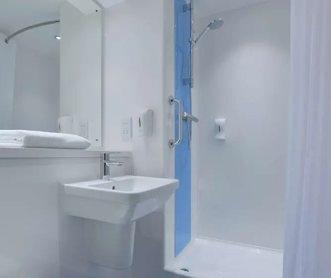هتل Travelodge Barcelona Fira