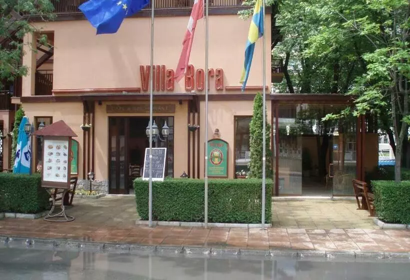 هتل Villa Bora