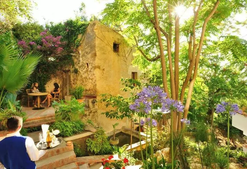 Отель Alberi del Paradiso