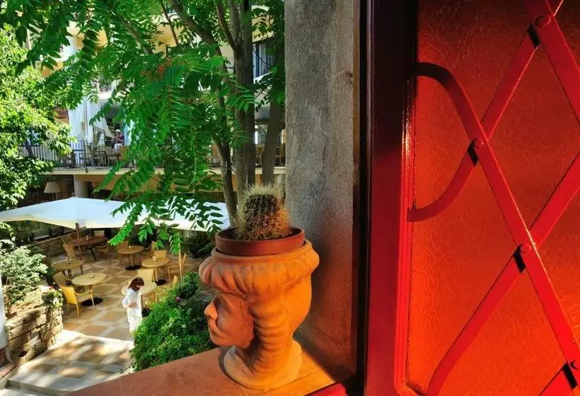 Отель Alberi del Paradiso