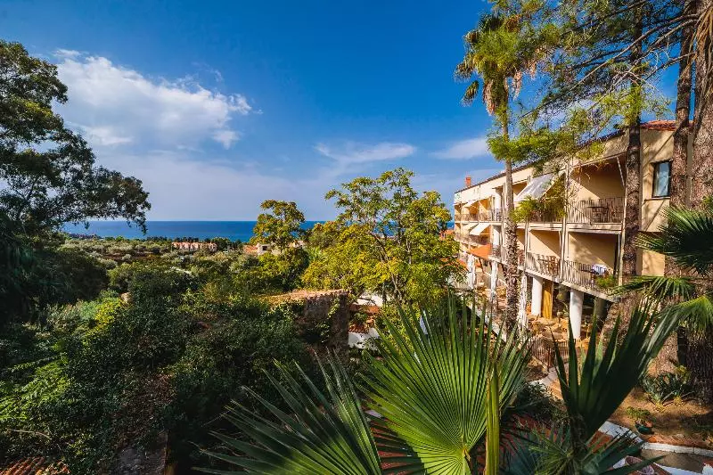 Отель Alberi del Paradiso