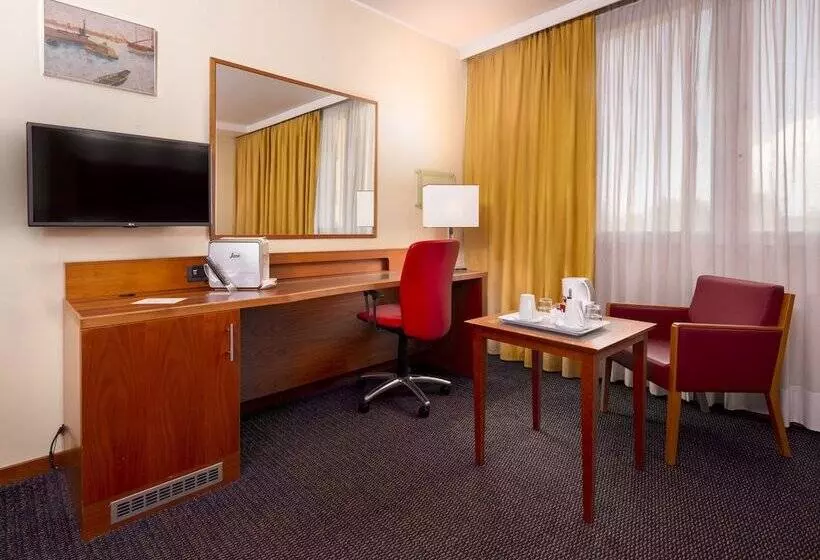 호텔 Crowne Plaza Venice East, An Ihg