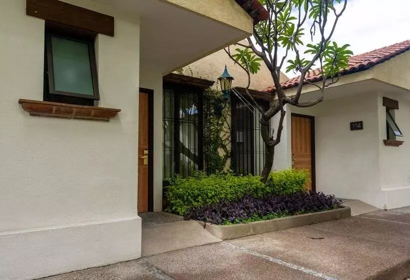 Hotelli Flamingo Inn