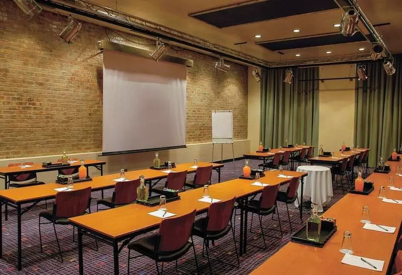 酒店 Garden Court Victoria Junction