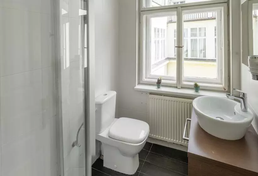 هتل Palác U Kočků By Adrez, Palace At The Cats