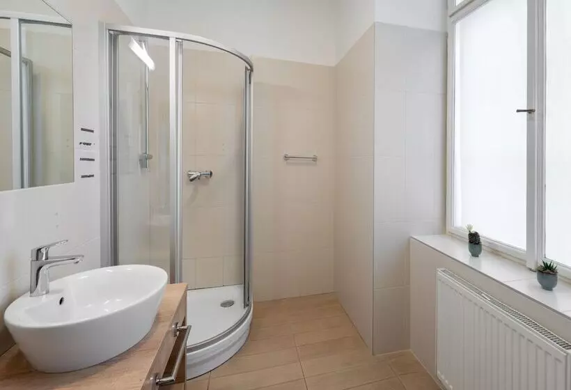 هتل Palác U Kočků By Adrez, Palace At The Cats