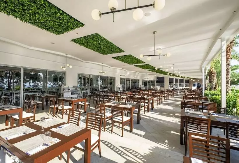 酒店 Utopia Beach Club