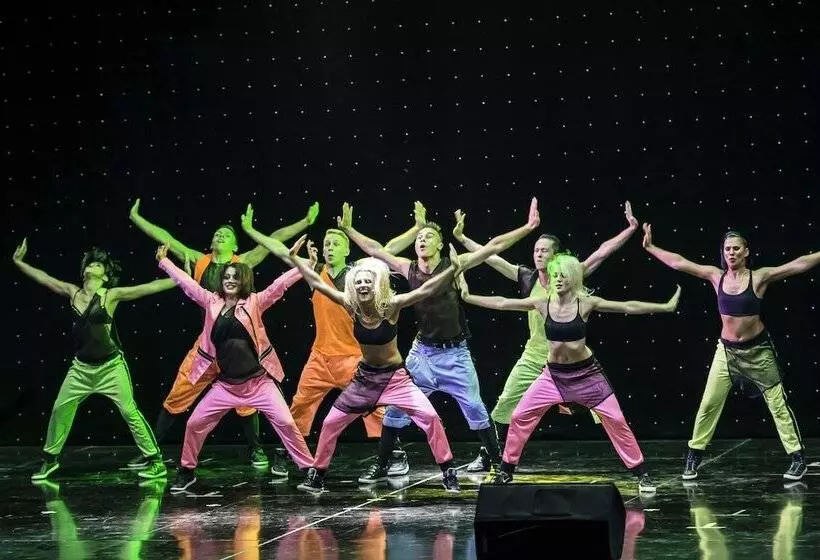 酒店 Utopia Beach Club