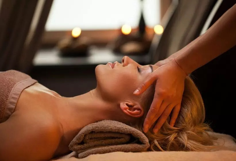 酒店 Utopia Beach Club