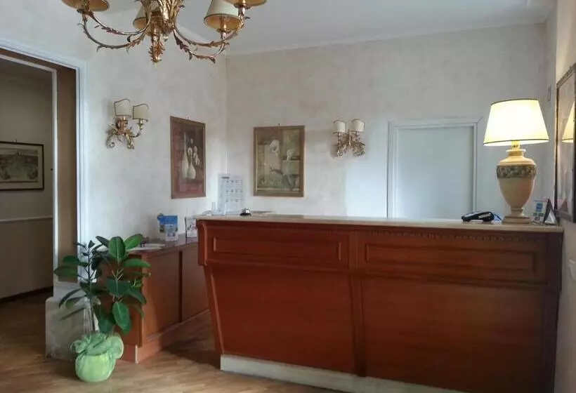 Отель Villa Aricia