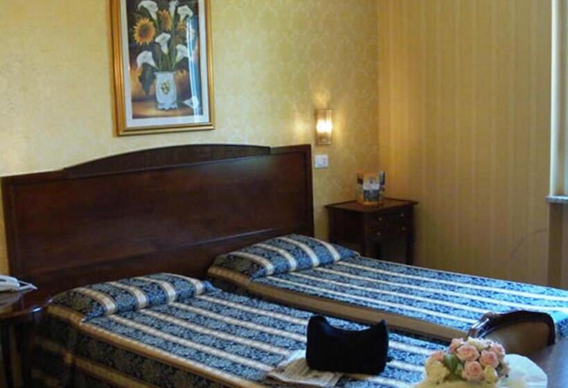 فندق Villa Aricia