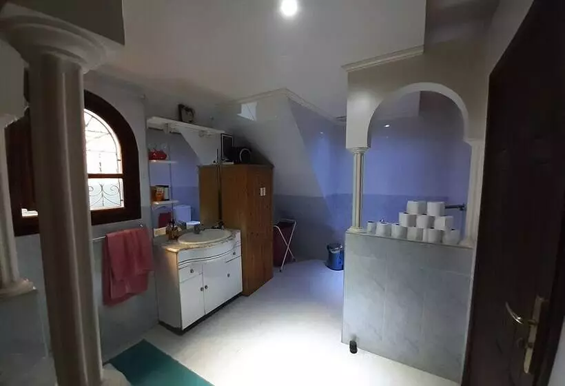 Maranga Surfvilla   Hostel