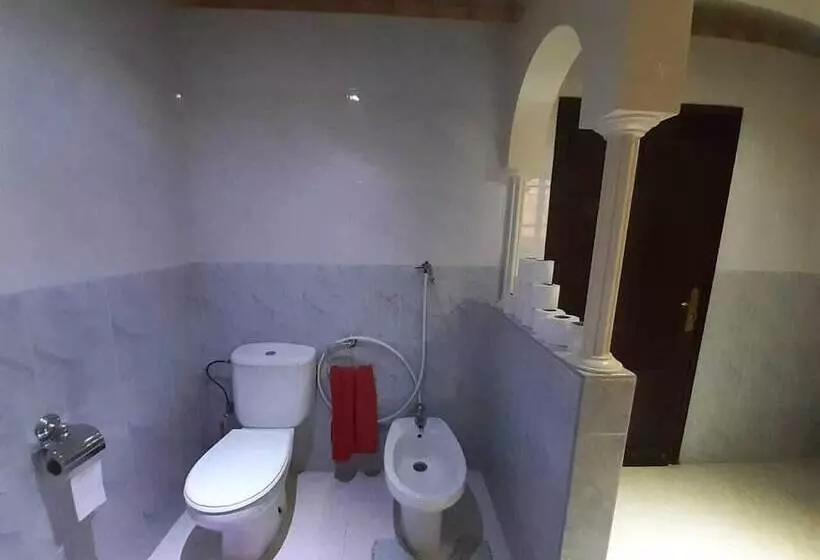 Maranga Surfvilla   Hostel