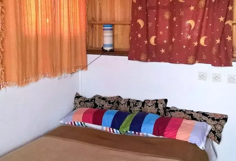 Maranga Surfvilla   Hostel