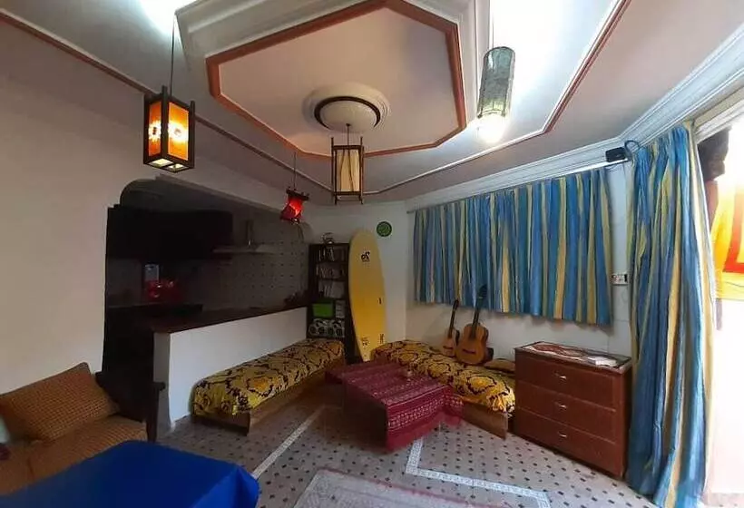 Maranga Surfvilla   Hostel