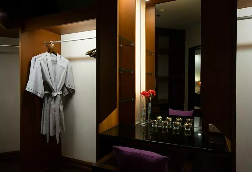 Centre Point Plus Hotel Pratunam