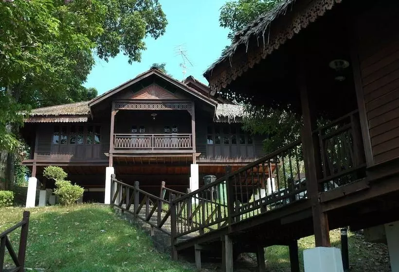 هتل Kampung Tok Senik Resort