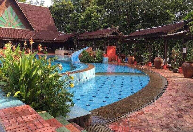 Hotel Kampung Tok Senik Resort