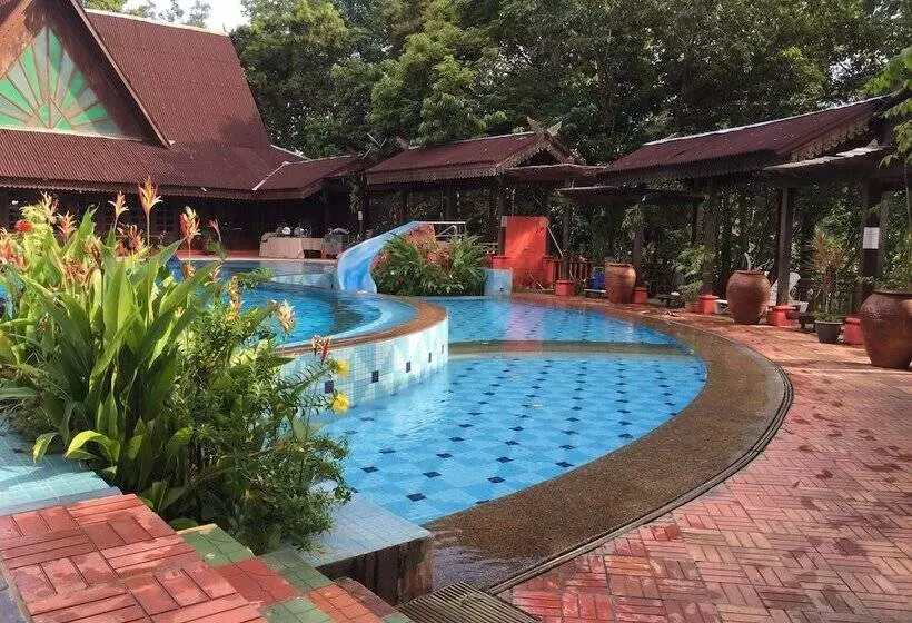 هتل Kampung Tok Senik Resort