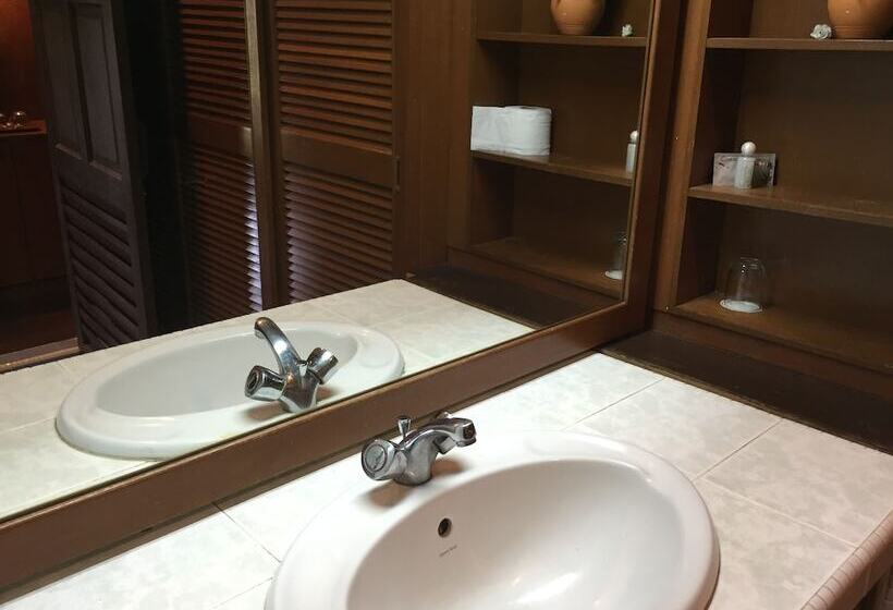 Hotel Kampung Tok Senik Resort