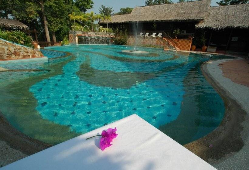 Hotel Kampung Tok Senik Resort