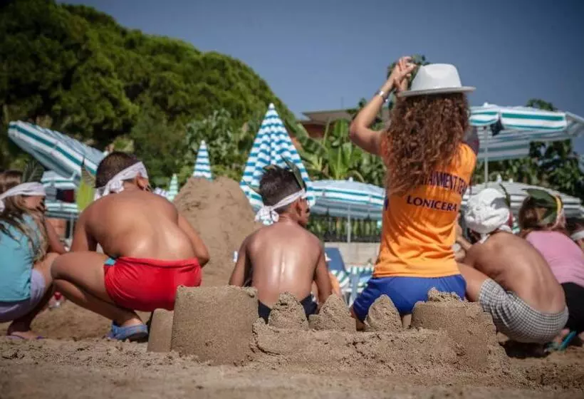 酒店 Lonicera World