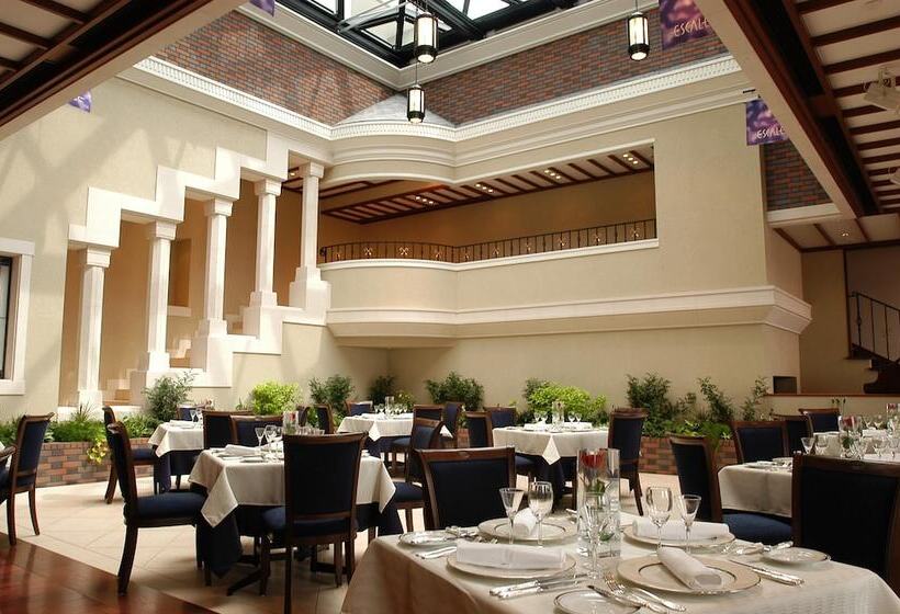 בית מלון כפרי Monterey La Soeur Osaka