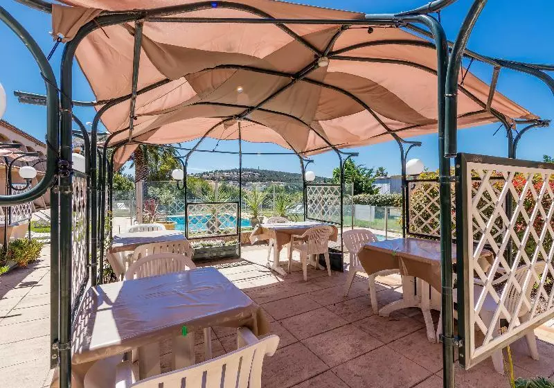 Noemys Toulon La Valette   Hotel Restaurant Avec Piscine