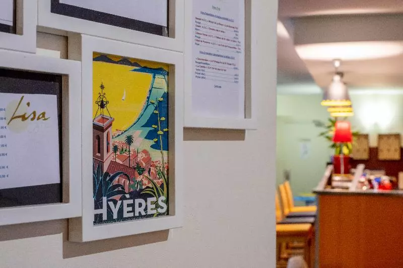 Noemys Toulon La Valette   Hotel Restaurant Avec Piscine