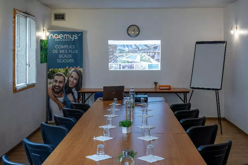 Noemys Toulon La Valette   Hotel Restaurant Avec Piscine