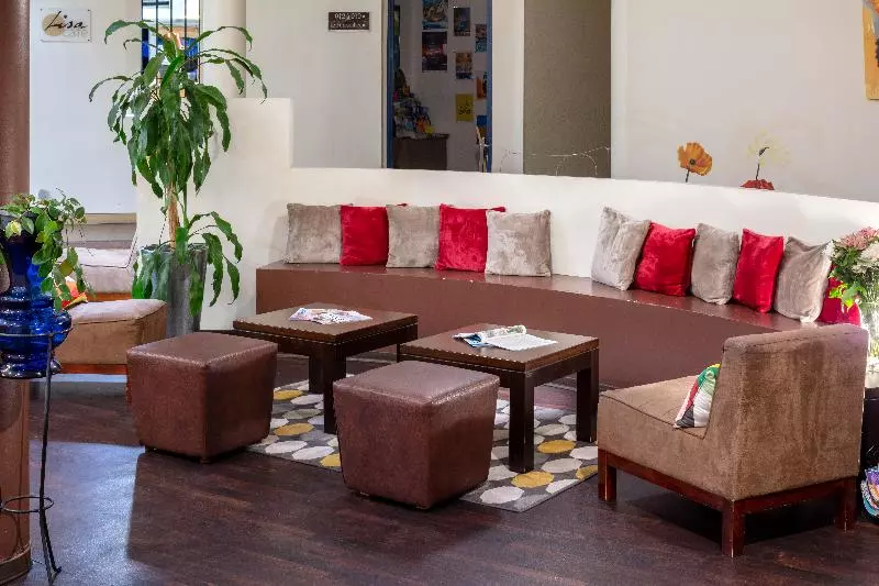 Noemys Toulon La Valette   Hotel Restaurant Avec Piscine