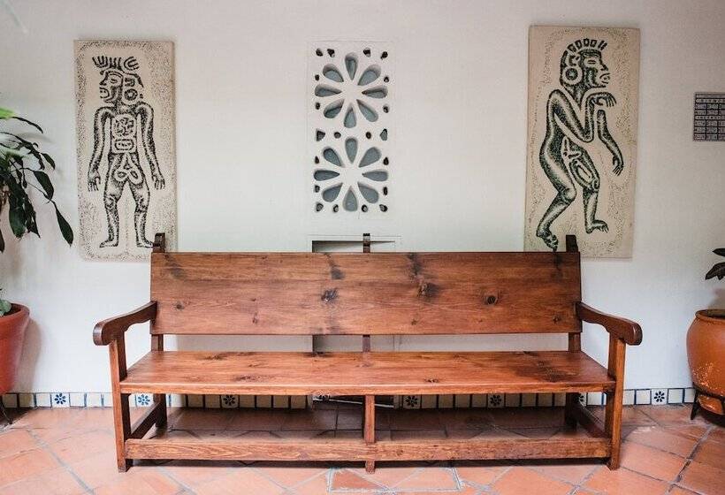 Отель Parador Del Dominico