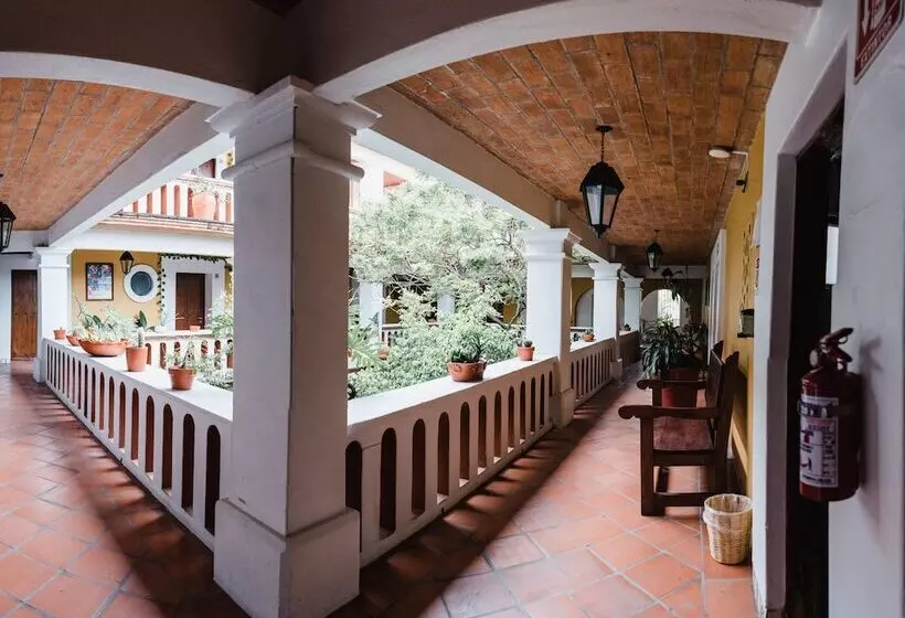 Отель Parador Del Dominico