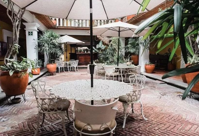 Отель Parador Del Dominico