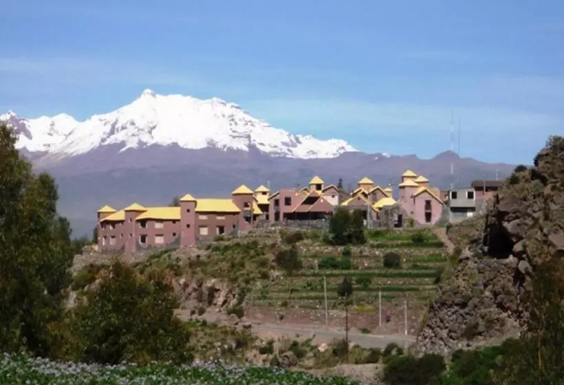 هتل Pozo Del Cielo