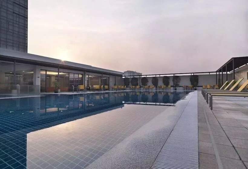 هتل St Giles Boulevard