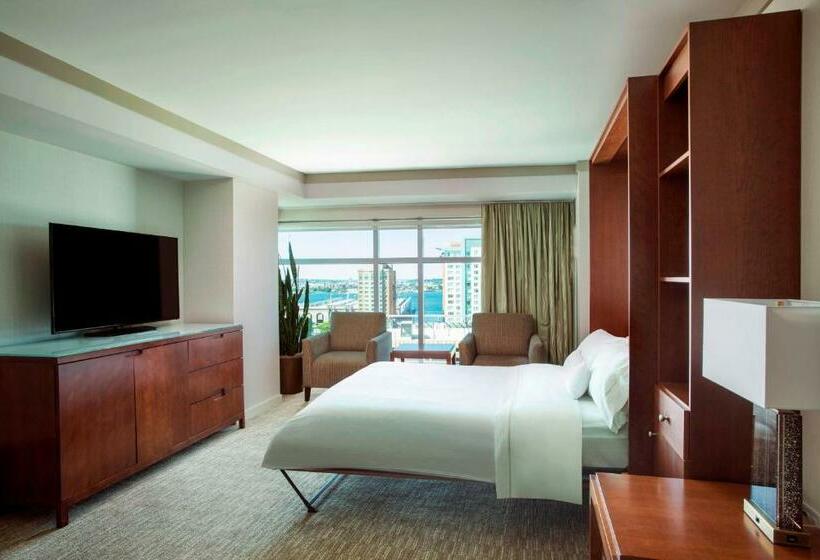 هتل The Westin Boston Seaport District