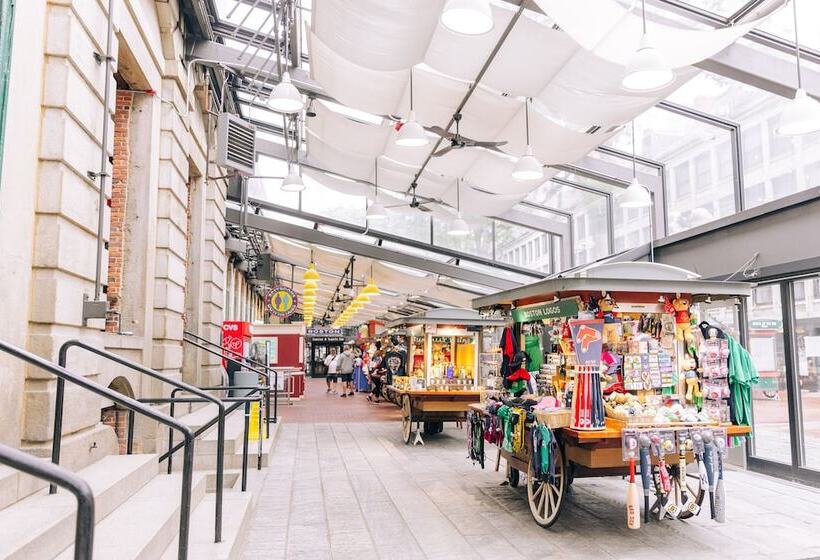 هتل The Westin Boston Seaport District