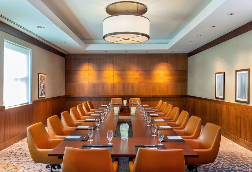 هتل The Westin Boston Seaport District