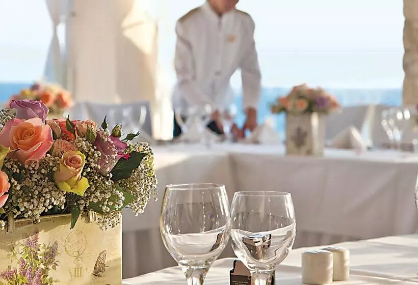 Hotel Alexander The Great Beach