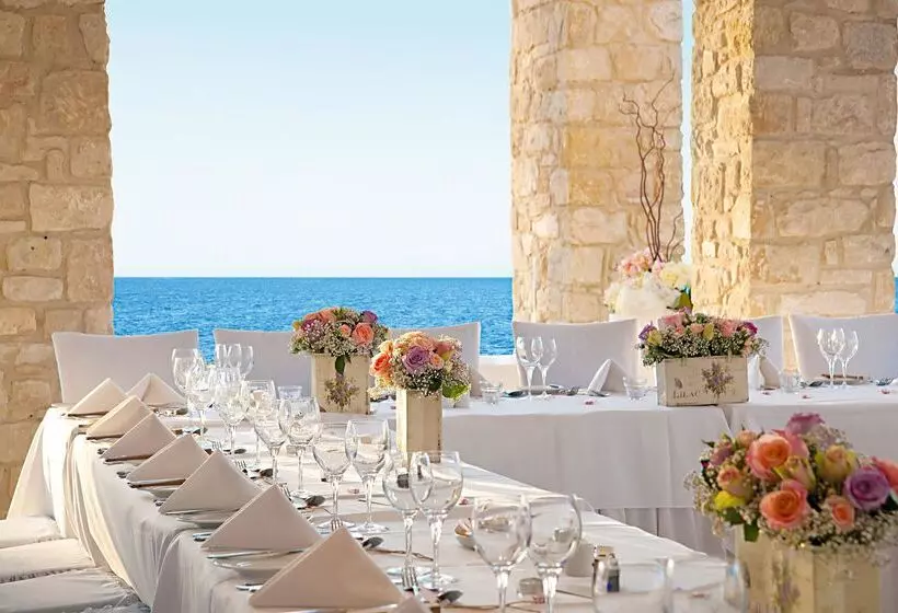 Hotel Alexander The Great Beach