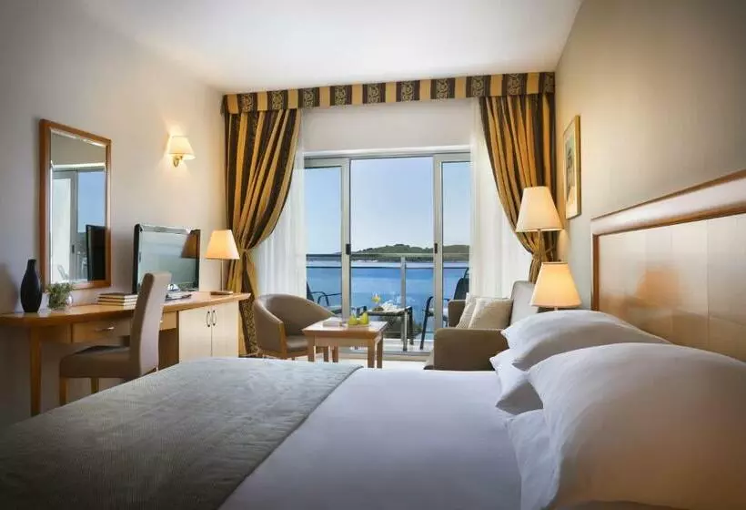 فندق Aminess Grand Azur