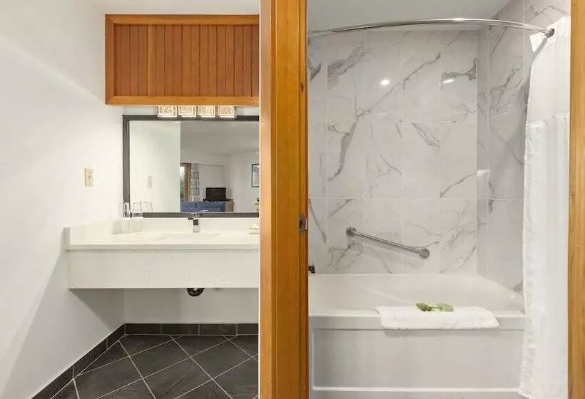 酒店 Canadian Princess Lodge & Marina