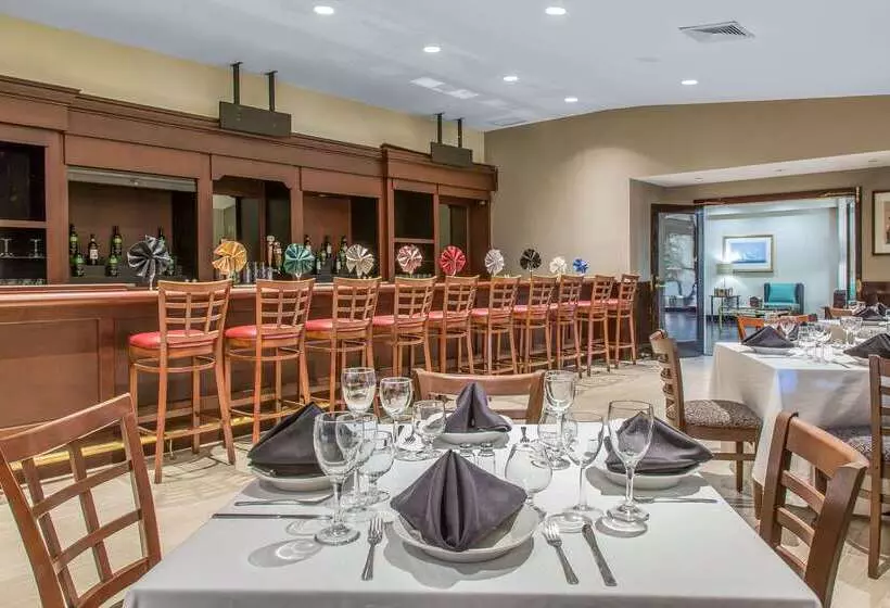 Отель Clarion Inn New London Mystic