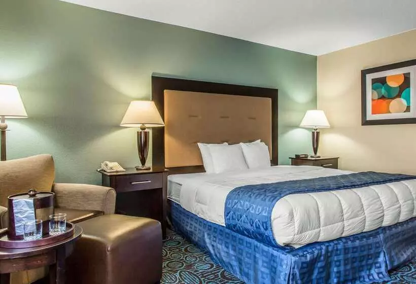 Отель Clarion Inn New London Mystic